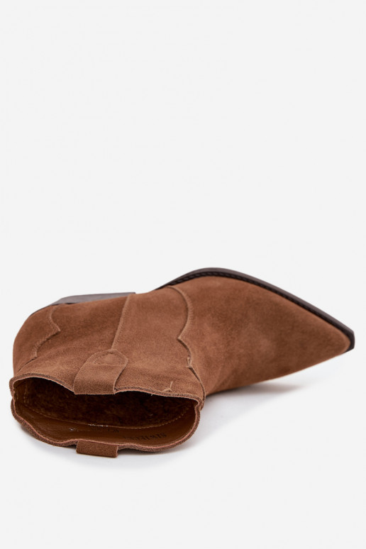 Trvalý model čižmy v kovbojskom štýle DámskeZapnutéturalnego zo semišuu Hnedá farba Beretta Trvalý model čižmy v kovbojskom štýle DámskeZapnutéturalnego zo semišuu Hnedá farba Beretta