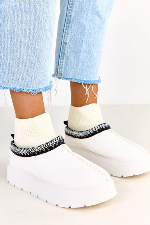 Biele snehové topánky s tvarovaným...