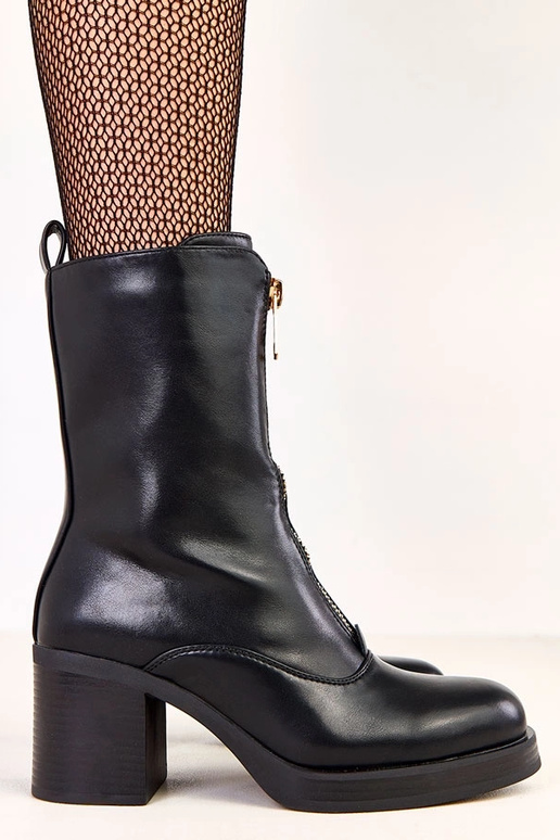 Čierne čižmy na podpätku s...