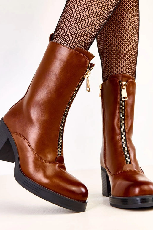 Hnedé čižmy na podpätku s...