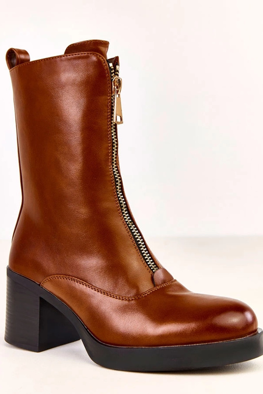 Hnedé čižmy na podpätku s...