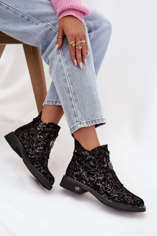 ČižmyZapnutéturalnego zo semišuu Zapnuté nízkom opätku D&A CR52-713 v čiernej a hnedej farbe