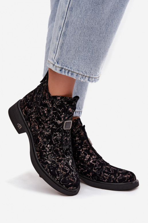 ČižmyZapnutéturalnego zo semišuu Zapnuté nízkom opätku D&A CR52-713 v čiernej a hnedej farbe