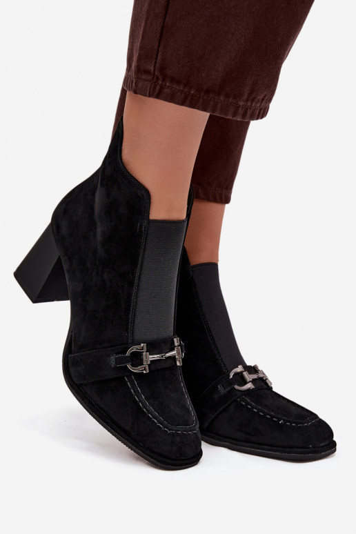 Dámske čižmyZapnutéturalnego zo semišuu s podpätkami Artiker 57C0124 čierna