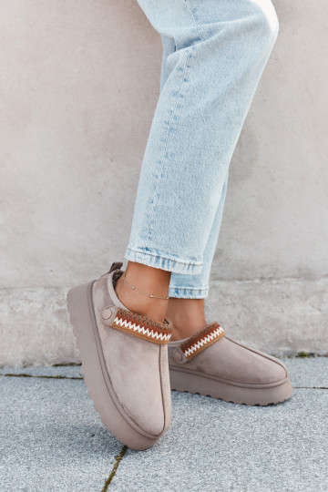 Snehové dámske topánky nízke s pohyblivými remienkami a výšivkou, s platformou pieskovej farby Lyrisse