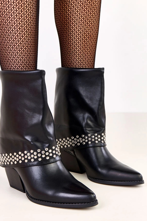 Čierne kovbojské topánky s ohnutým...