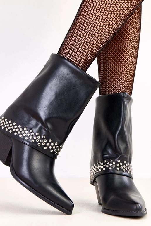 Čierne kovbojské topánky s ohnutým...