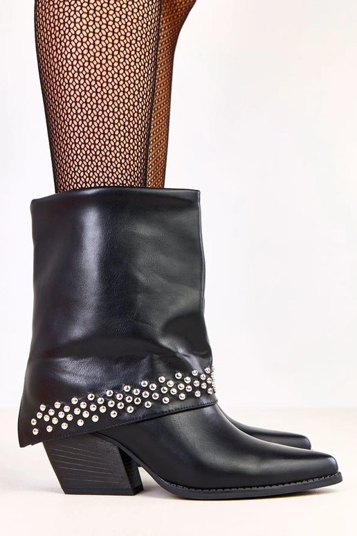 Čierne kovbojské topánky s ohnutým...