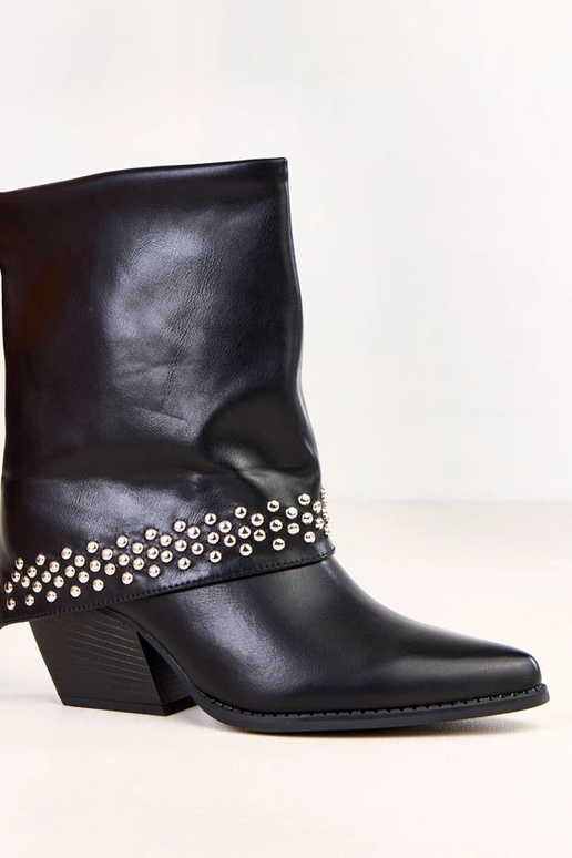 Čierne kovbojské topánky s ohnutým...