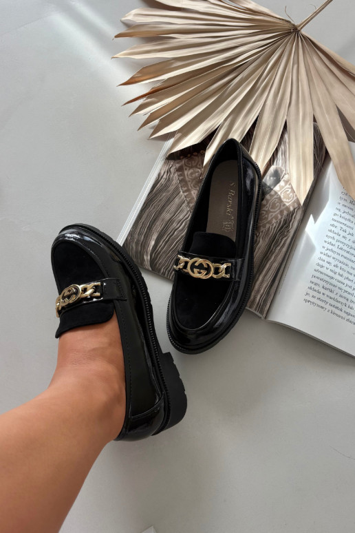 Lakované dámske mokasíny s detailmi v zlatej farbe S.Barski HY52-540 čierne