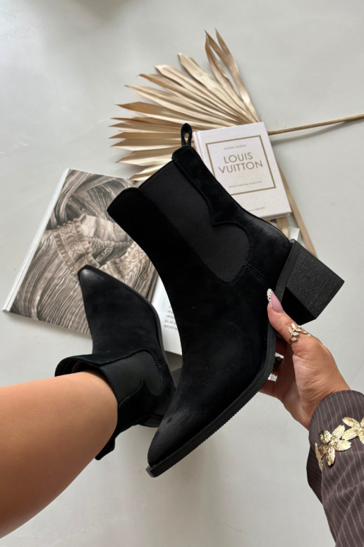 Kožené semišové čižmy so zateplením vo vnútri Artiker 57C0049 čiernej farby