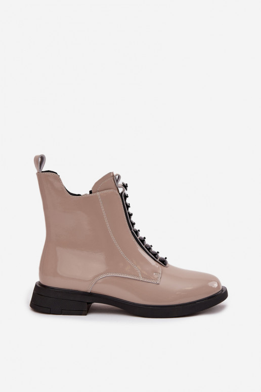 Dámske čižmičky z prírodnej kože s lakovým efektom D&A MR52-108 pieskovej farby