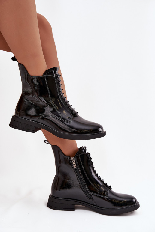 Dámske lakované čižmy z umelého kože D&A MR52-108 čiernej farby