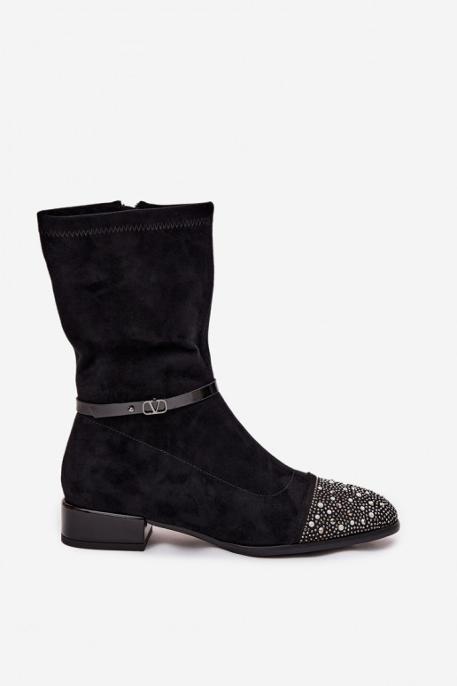 Dámske čižmičky na nízkom podpätku s dekoráciou a pásikmi D&A MR52-165 čiernej farby