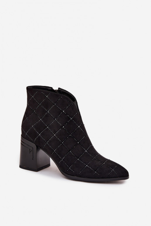 Dámske čižmičky s dekoráciou D&A MR52-133 čiernej farby