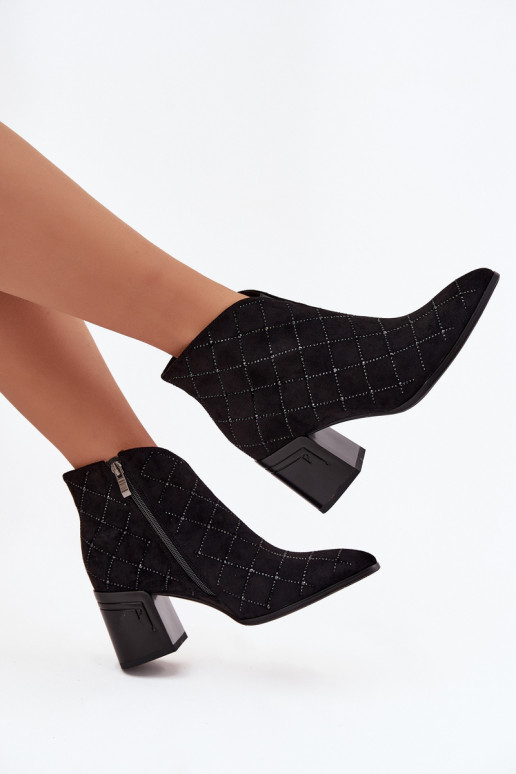 Dámske čižmičky s dekoráciou D&A MR52-133 čiernej farby