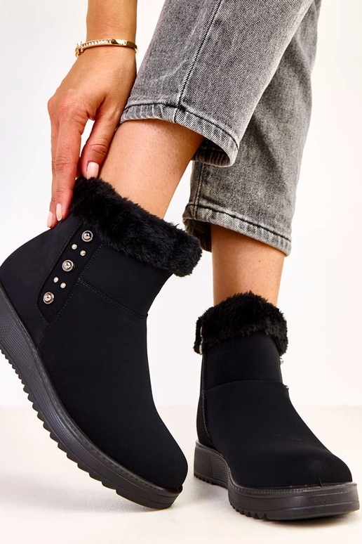 Čierne zateplené čižmy z matnej...