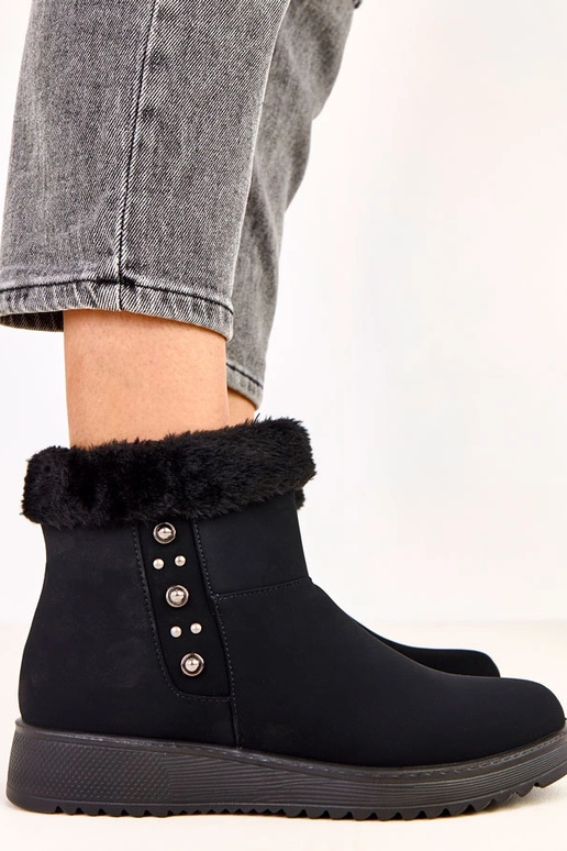 Čierne zateplené čižmy z matnej...