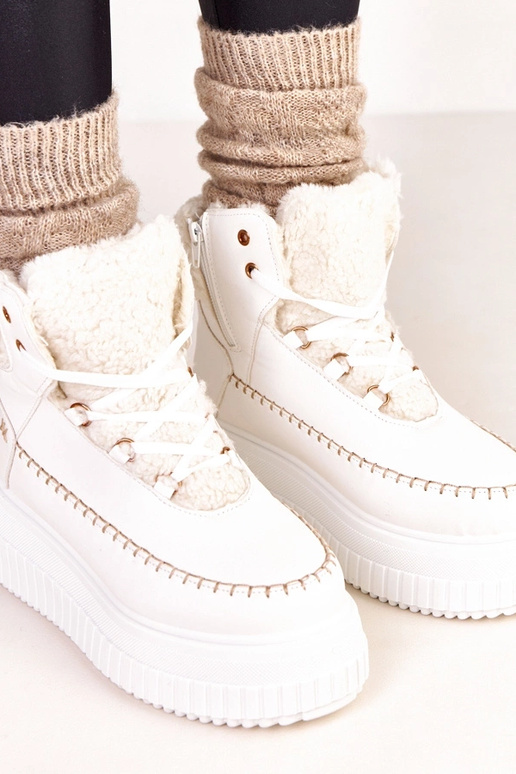 Biele teplé športové členkové topánky...