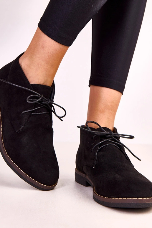 Čierne dámske čižmy na plochom... Čierne dámske čižmy na plochom...