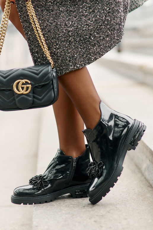 Kožené s lakovým efektom Čižmy s ozdobami zahriať sa D&A LZ42-036 čierna Kožené s lakovým efektom Čižmy s ozdobami zahriať sa D&A LZ42-036 čierna