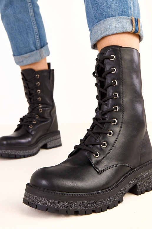 Čierne čižmy s platformou a... Čierne čižmy s platformou a...