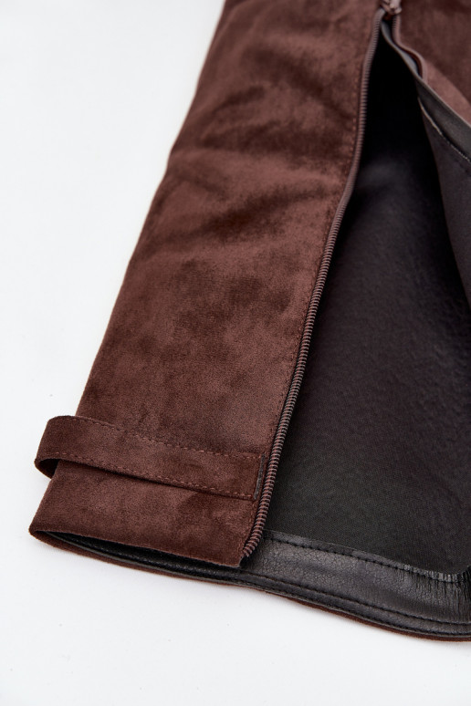 Dámske vysoké čižmy z eko semišu, na blokovom podpätku, zateplené, s dekorovaným zvrškom, čokoládové Evyra