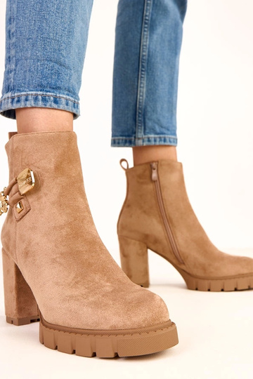 Hnedé čižmy na podpätku s...