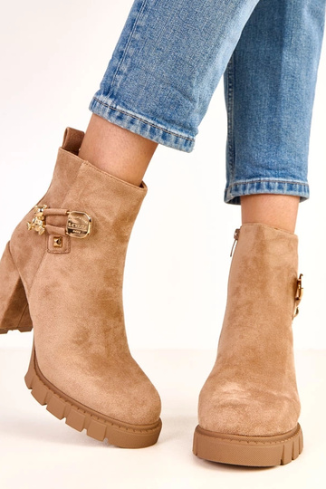 Hnedé čižmy na podpätku s... 2