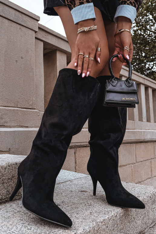 Trvalý model dámske čižmy s tenkými podpätkamiz eko semišuu čierna Noretta