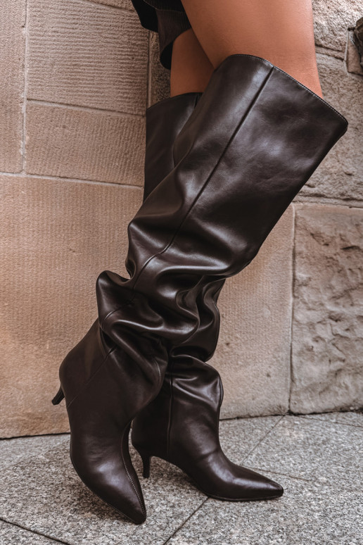 Trvalý model dámske čižmy s tenkými podpätkami CzekoladoIne Ysolienne