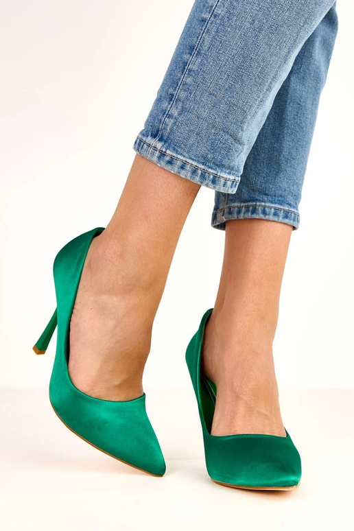 Zelené lodičky so saténovým zdobením... Zelené lodičky so saténovým zdobením...