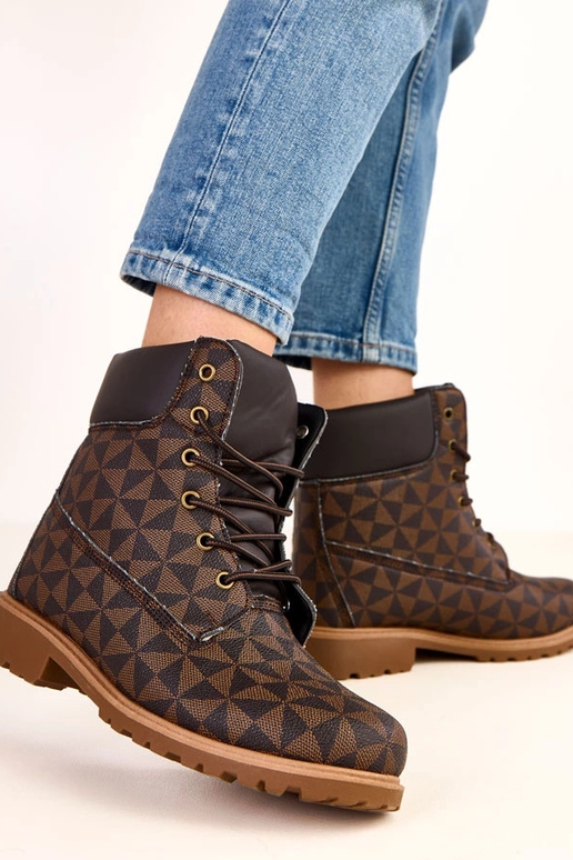 Čierno-hnedé pracovné topánky s... Čierno-hnedé pracovné topánky s...