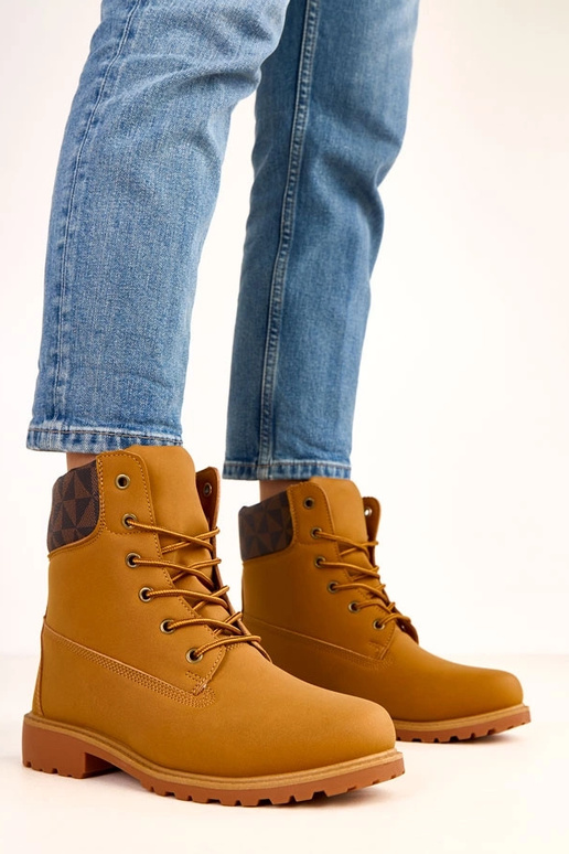 Hnedé pracovné topánky s matným... Hnedé pracovné topánky s matným...