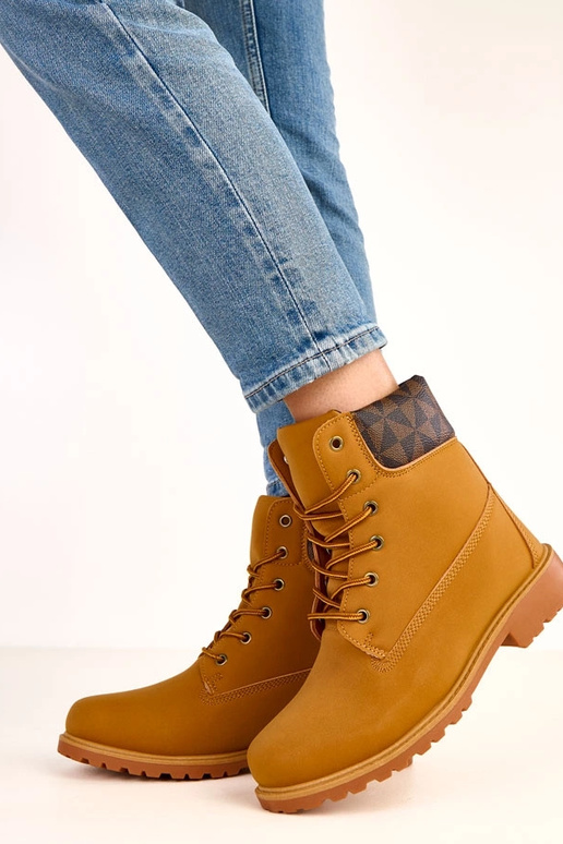 Hnedé pracovné topánky s matným... Hnedé pracovné topánky s matným...