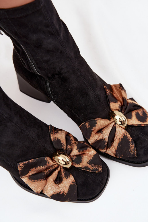 Dámske čižmy so stuhami Zapnuté Klocku D&A JC52-827 čierna Dámske čižmy so stuhami Zapnuté Klocku D&A JC52-827 čierna