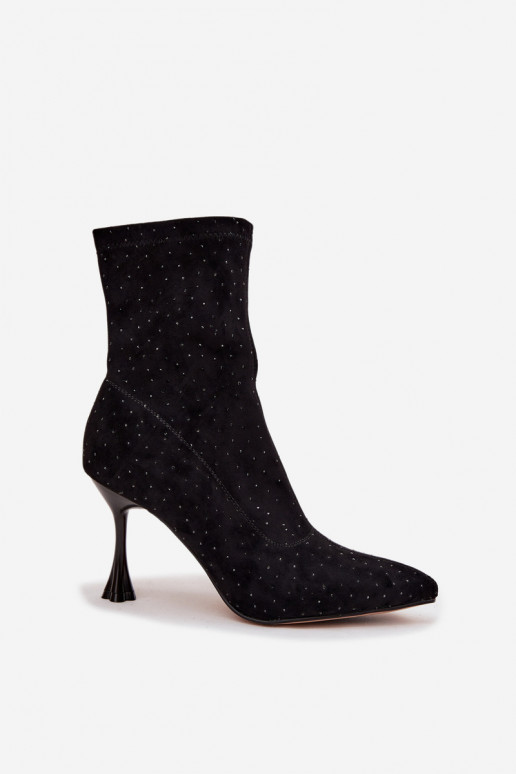 Zdobené Dámske čižmy s tenkými podpätkami D&A JC52-882 čierna Zdobené Dámske čižmy s tenkými podpätkami D&A JC52-882 čierna