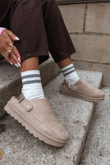 Dámske teplé papuče s kožúškom vo vnútri a platformou pieskovej farby Azida