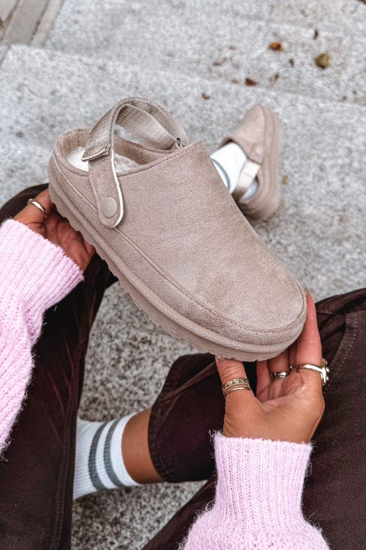 Dámske teplé papuče s kožúškom vo vnútri a platformou pieskovej farby Azida