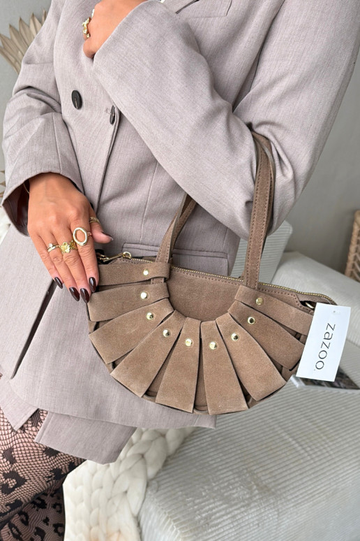 KabelkaZapnutéturalnego zo semišuu slonovina Márivane