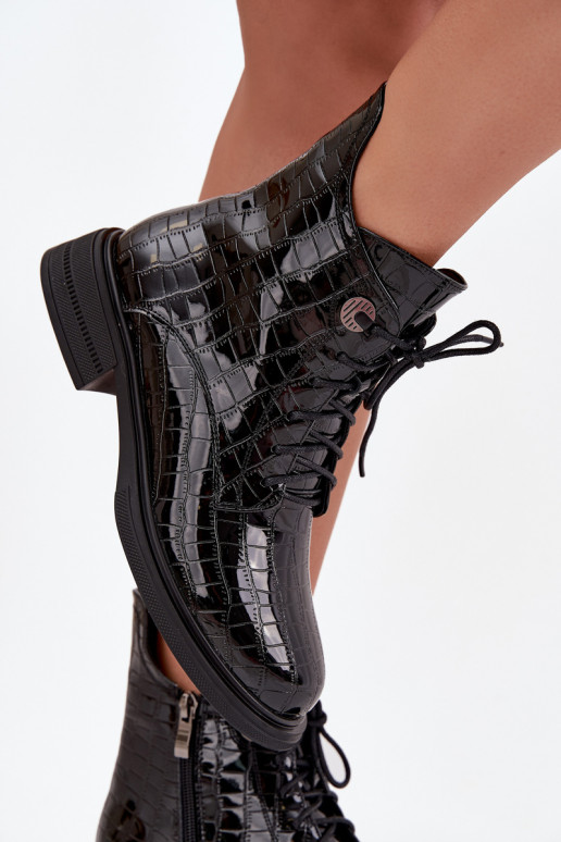 Kožené s lakovým efektom Čižmy S razením zahriať sa čierna Juviane