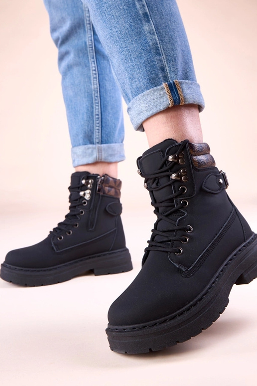 Čierne zateplené traperky z matnej...