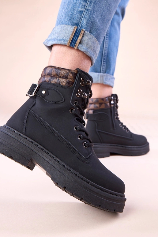 Čierne zateplené traperky z matnej...