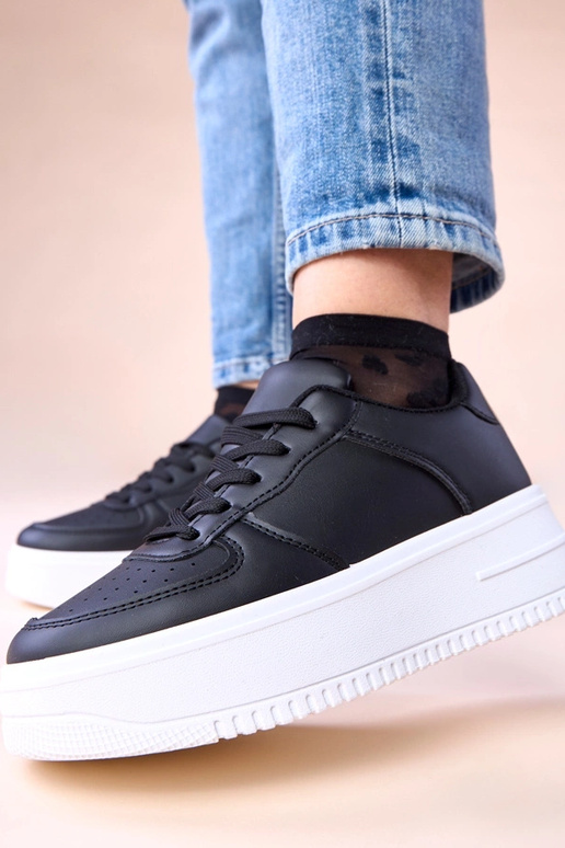 Čierne športové topánky na platforme...