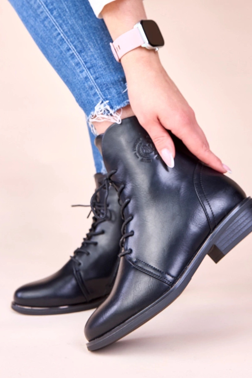 Čierne teplé čižmy so šnúrkami Eladia