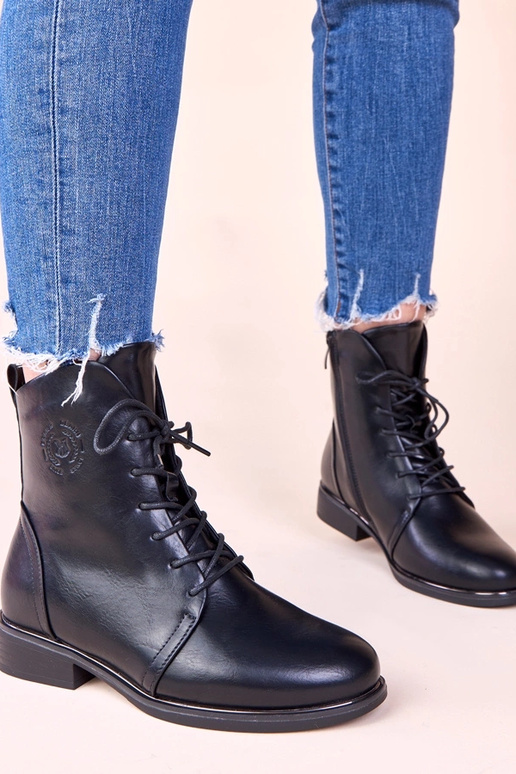 Čierne teplé čižmy so šnúrkami Eladia