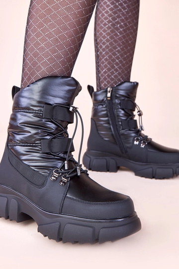 Čierne lesklé snehové...