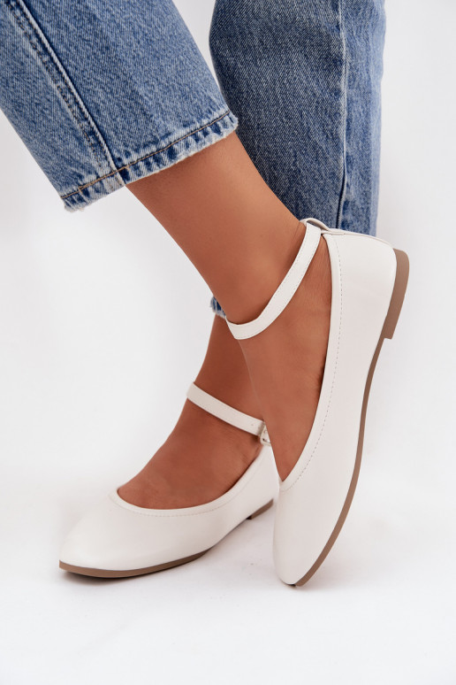 Balerínky Dámske s popruhmi I s prackami biela farba Janelor