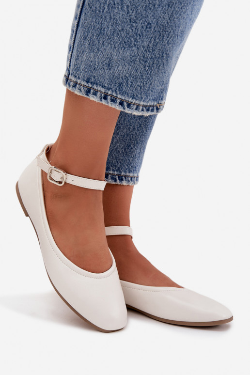 Balerínky Dámske s popruhmi I s prackami biela farba Janelor