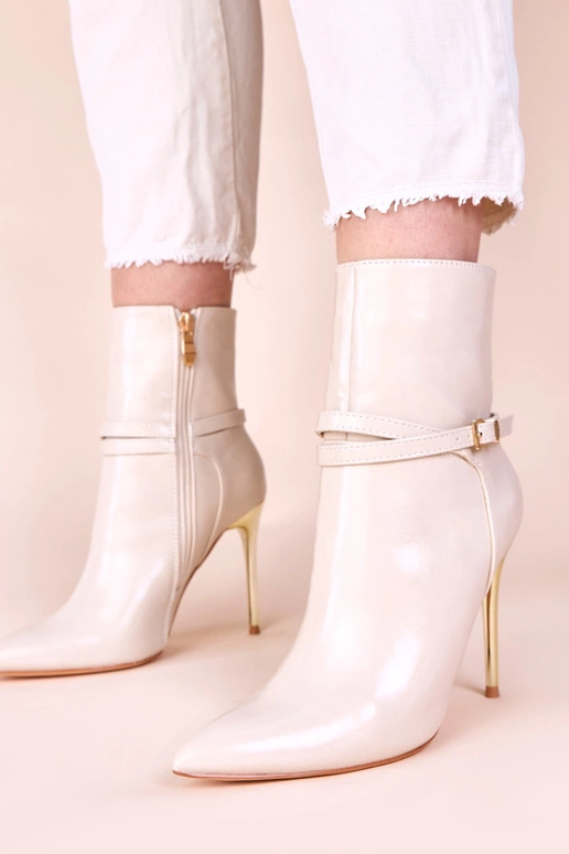 Pieskové čižmy na zlatom ihlovom...